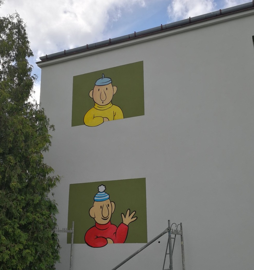 Murale na budynku Pokoi Gościnnych Gdańska w Żyrardowie
